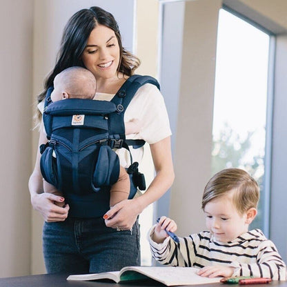 Porte Bébé - BreathBabyBag™ - Bleu Marine - Galaxie de bébé