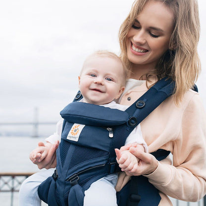 Porte Bébé - BreathBabyBag™ - Bleu Marine - Galaxie de bébé